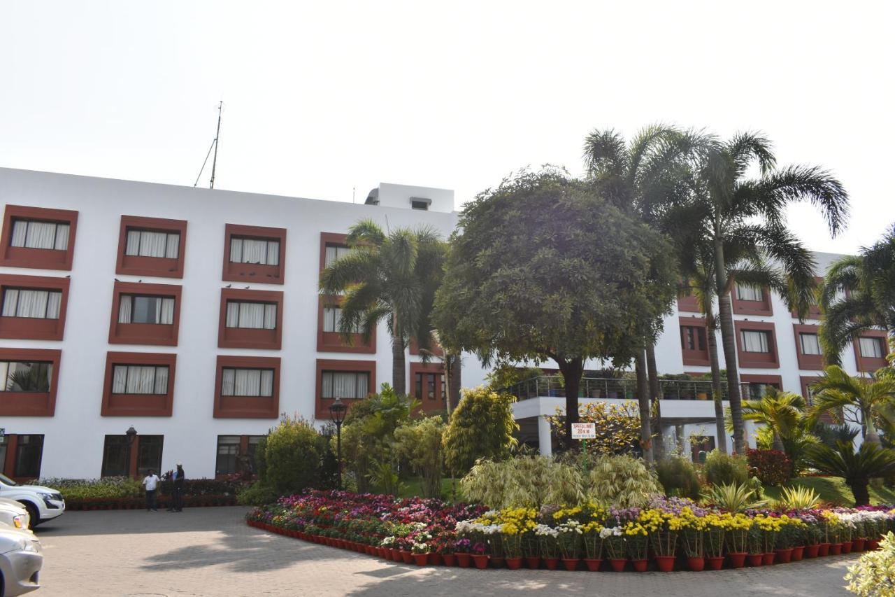 Отель The Orchard Jharsuguda Экстерьер фото